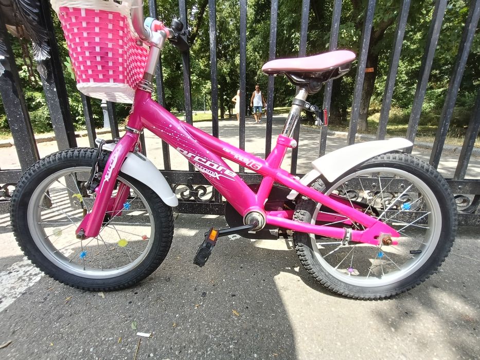 Bicicletă pentru fete