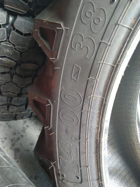 cauciucuri noi 14.00-38 cu 8pliuri pentru tractor u650 roman ZYX1
