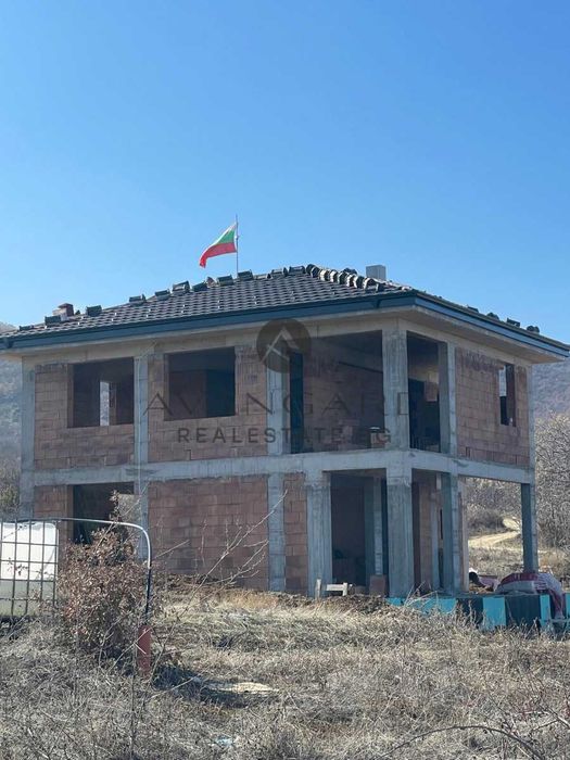 Продава се Къща в с. Марково, Област Пловдив - 219 кв.м за 1500 €/кв.м - Снимка #1