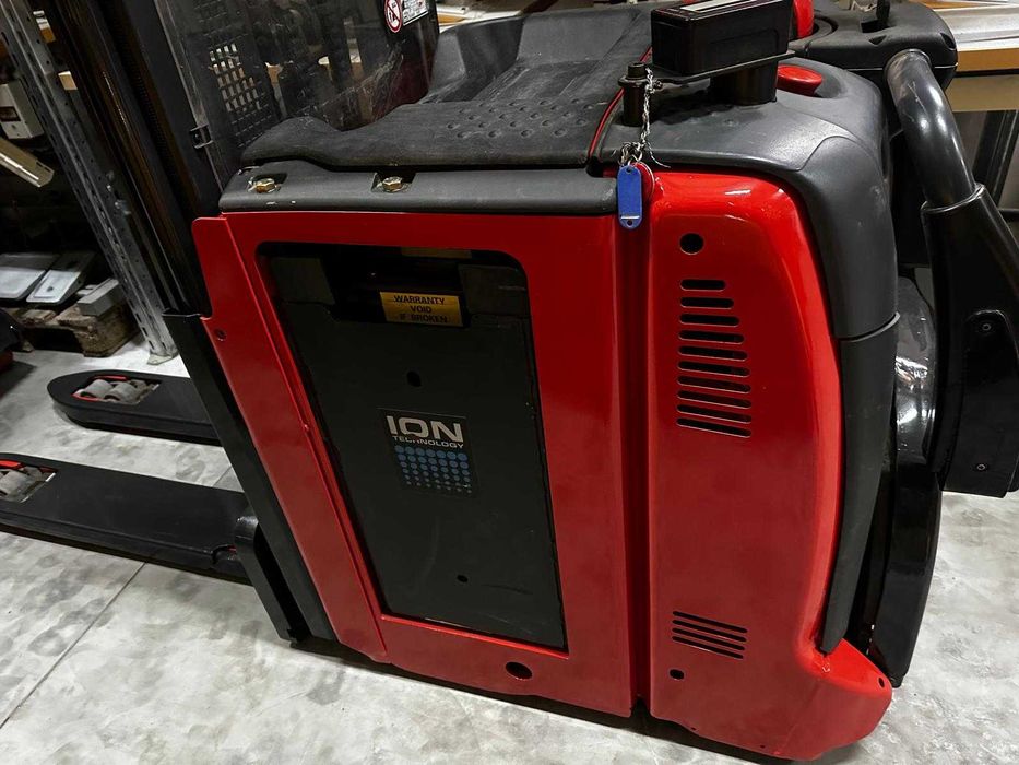 Lize electrice cu catarg si transpaleti