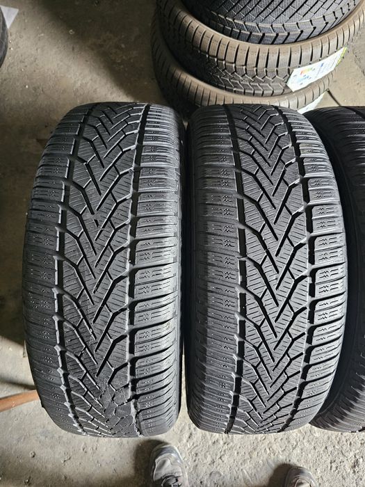4 anvelope iarna 215 60 17 Semperit