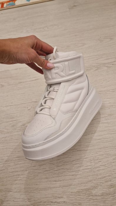 Бели кецове зимни