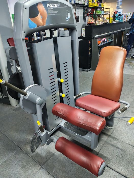 Машина за гърди PRECOR