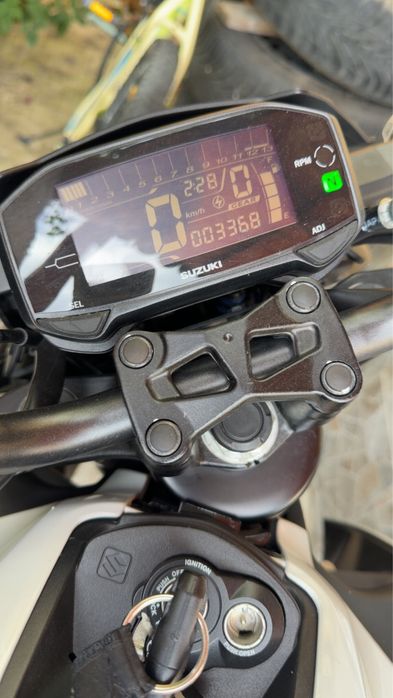 Suzuki gsx s125  2023  3.400km