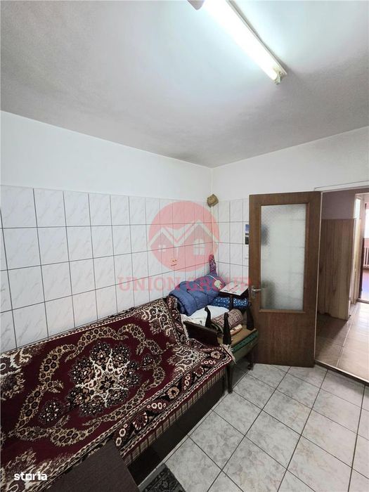 Apartament 3 Camere, Decomandat, Inel 2
