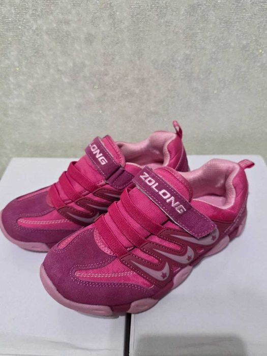 Кроссовки для девочки