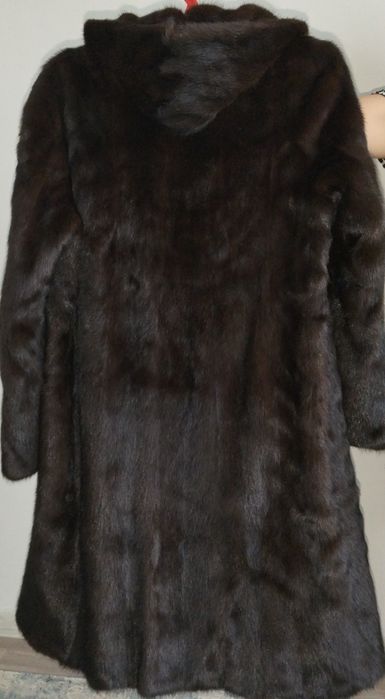 Продам Шуба с капюшонам.