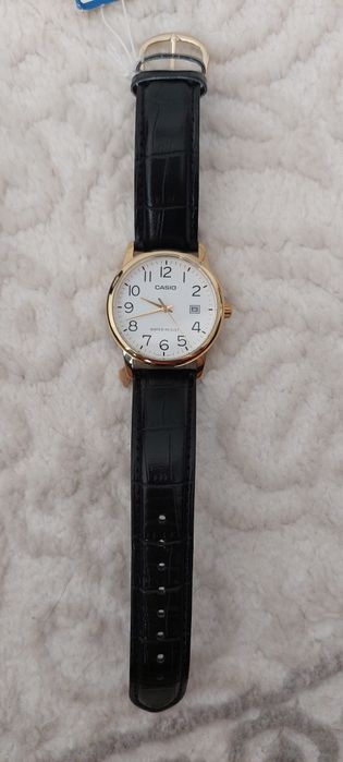 Часы наручные класические