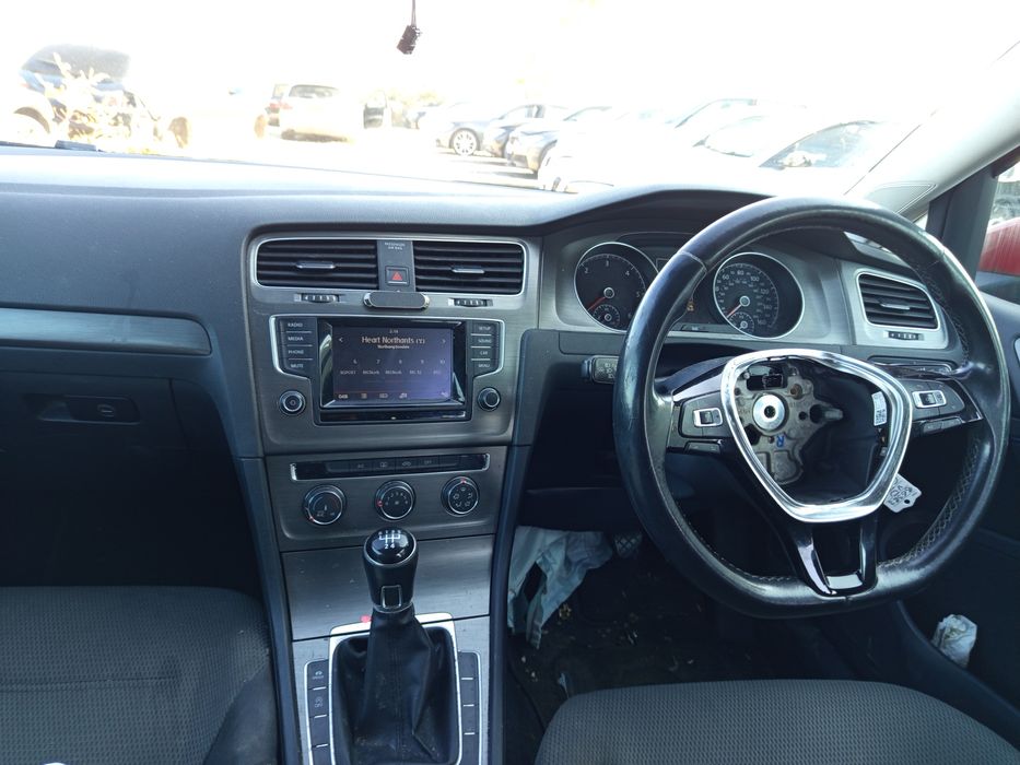 Фолксваген Голф 7 1.6 тди 105 коня 2015 год