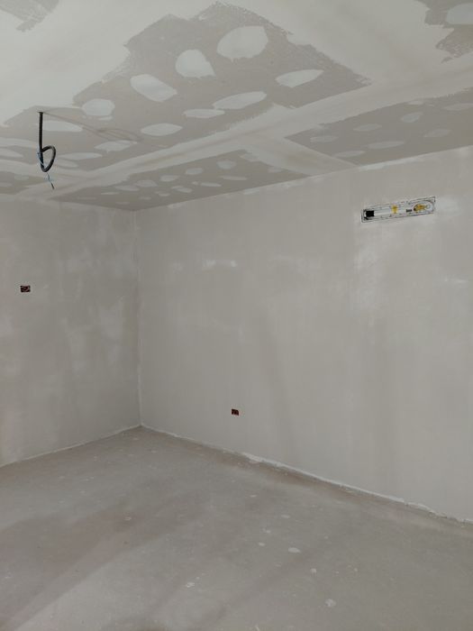Execut: finisaje interioare ,gletuit zugravit,