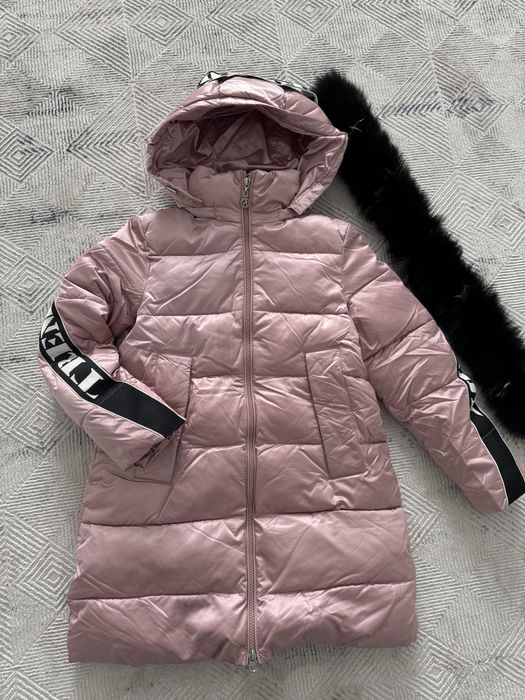 Продам очень теплую куртку для девочки