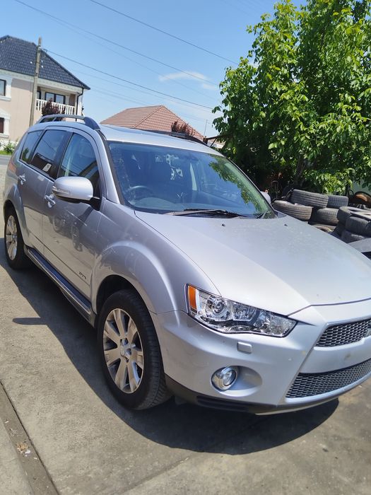 Usa stanga/dreapta Mitsubishi Outlander an 2008-2013