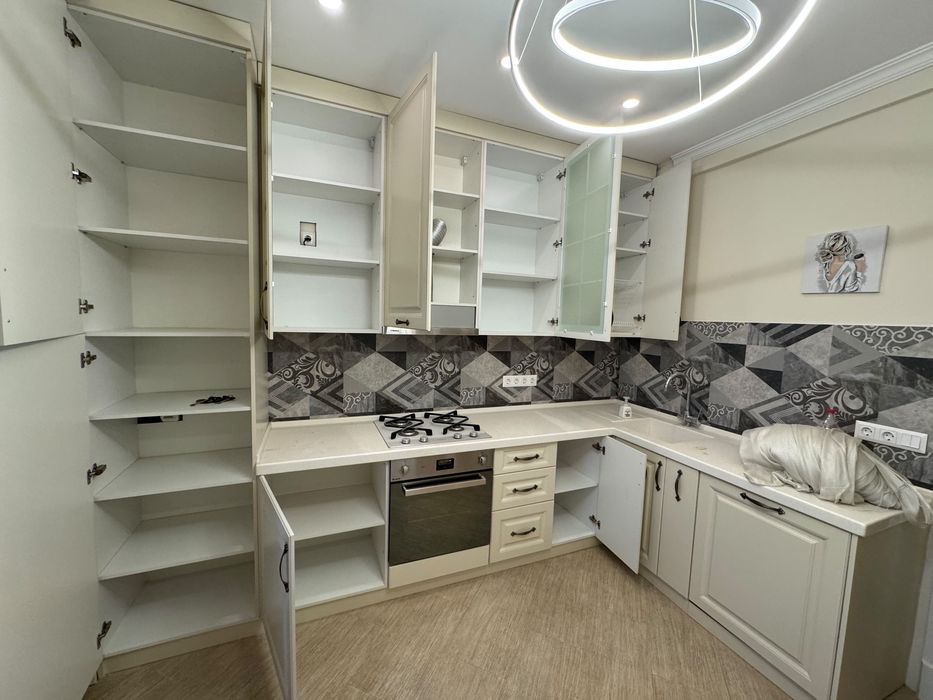 Продаю кухонный гарнитур