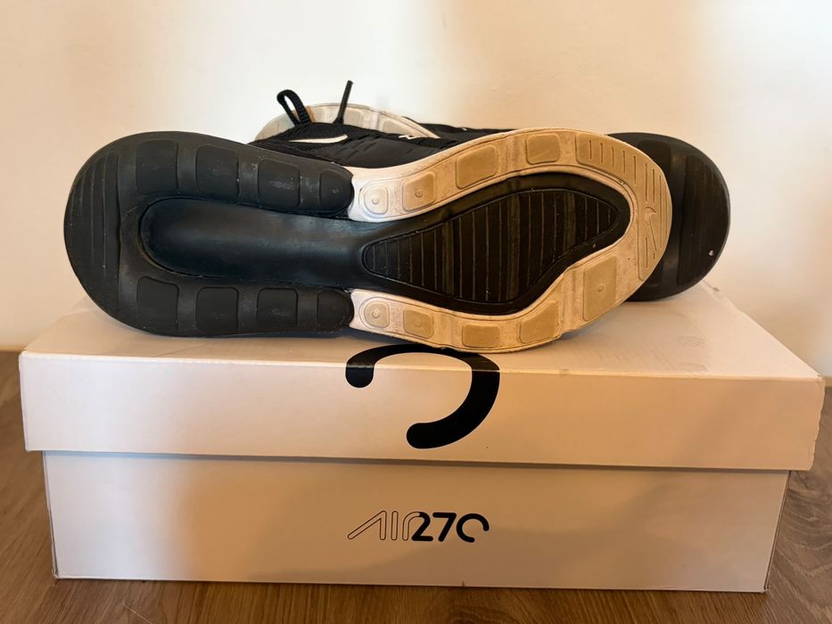 Nike W Air Max 270