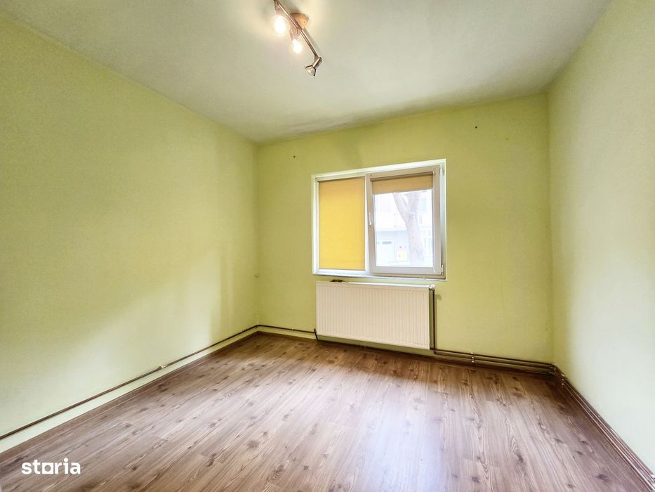 Apartament 3 camere, decomandat cu centrala - Micalaca Miorita
