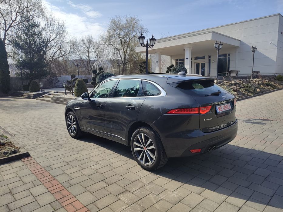 Vand Jaguar F-Pace , R-line