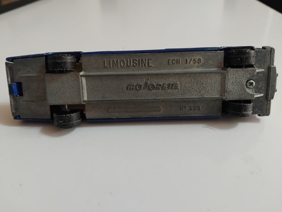 Метална количка - лимузина