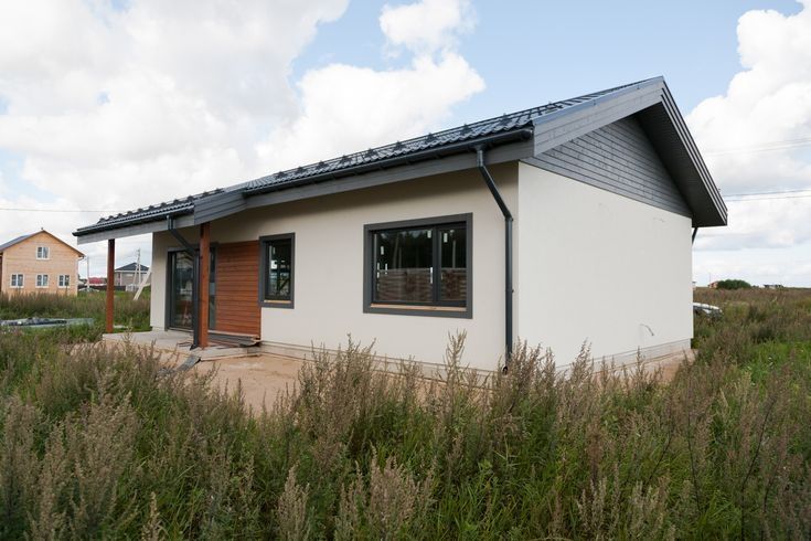 Vand case pe structura metalica si panouri sandwich