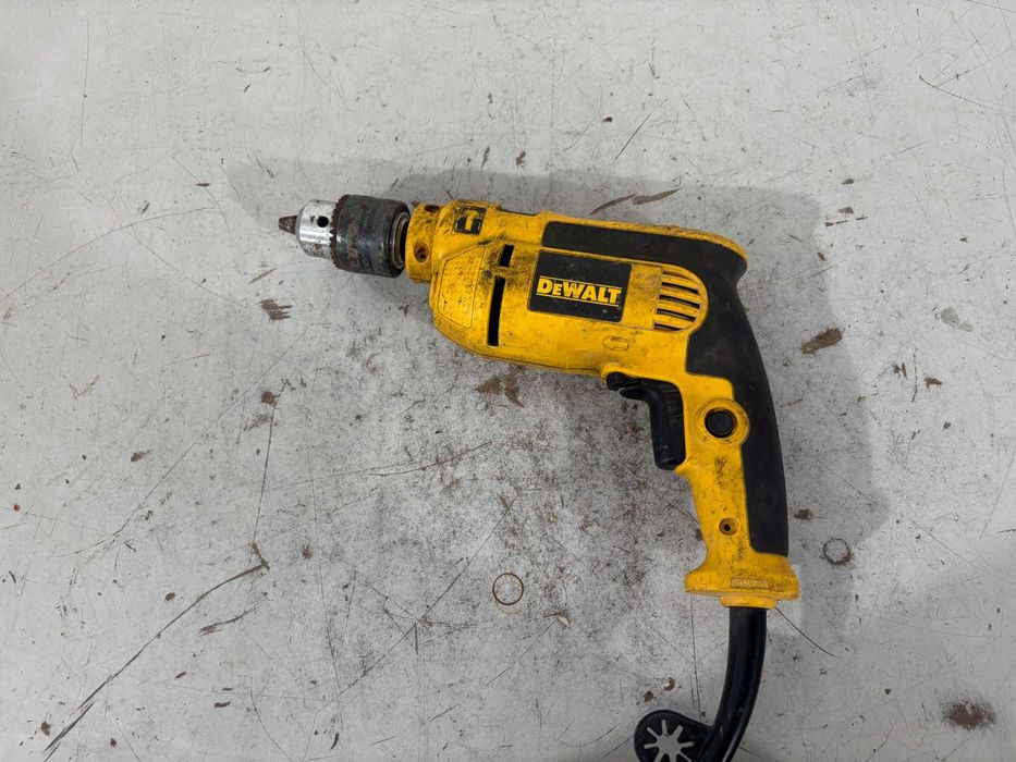 Бормашина - Dewalt 701 W / 110V