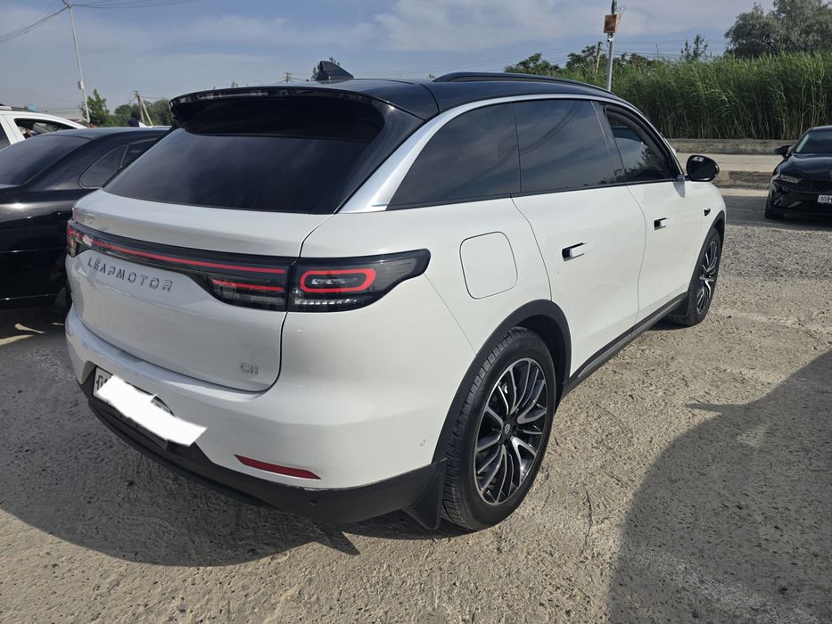 Продется LEAPMOTOR C11 EV 2023 года полный фулл