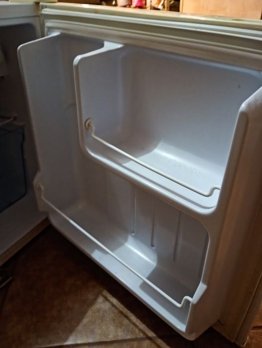 Mini  Frigider  foarte puțin folosit