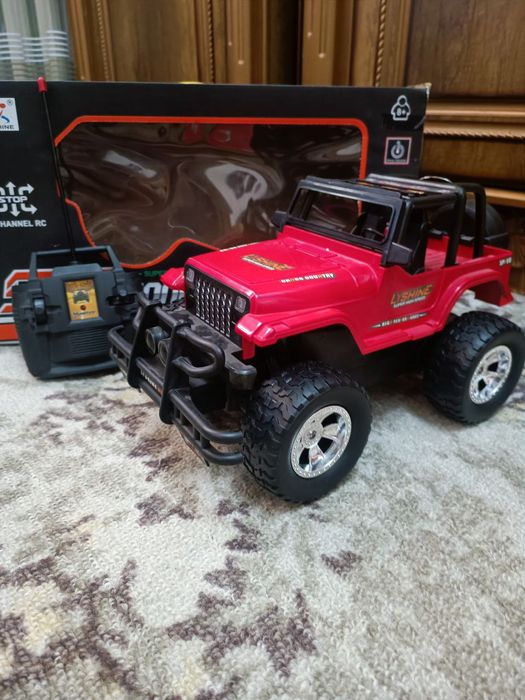 Машинка на радиоуправлении