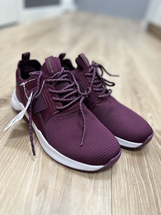 Продам обувь REEBOK