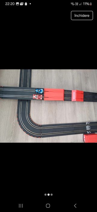 Pista de curse cu doua masinute