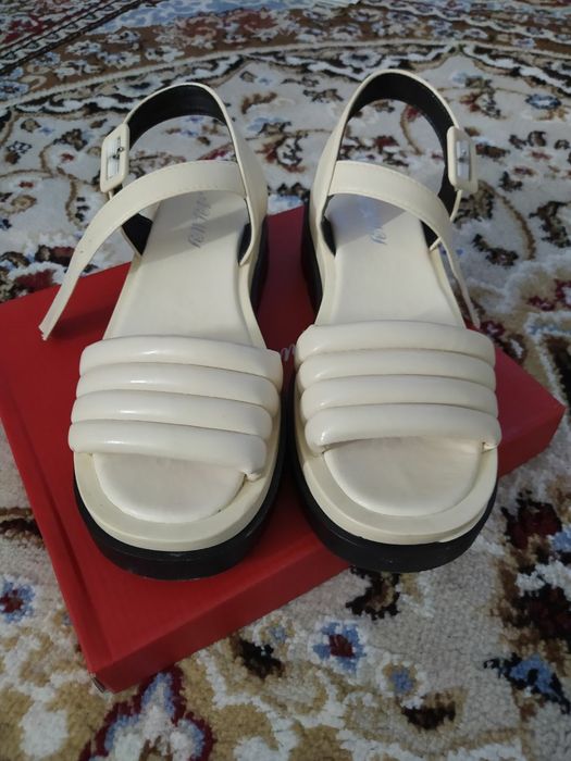 Сандали, босоножки.