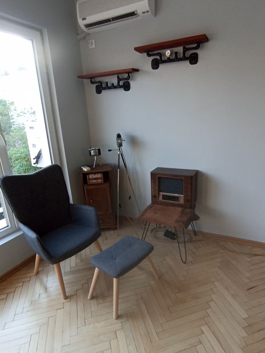 Индустриален винтидж рафт от масивно дърво