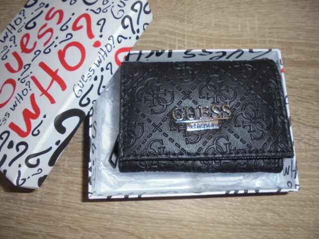 Портмонета на ''GUESS'' с кутия