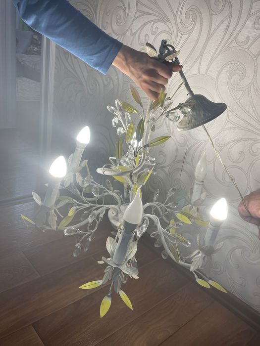 Продам люстру Россия