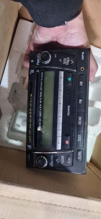 Продам магнитолу. С прадо, оригинал.