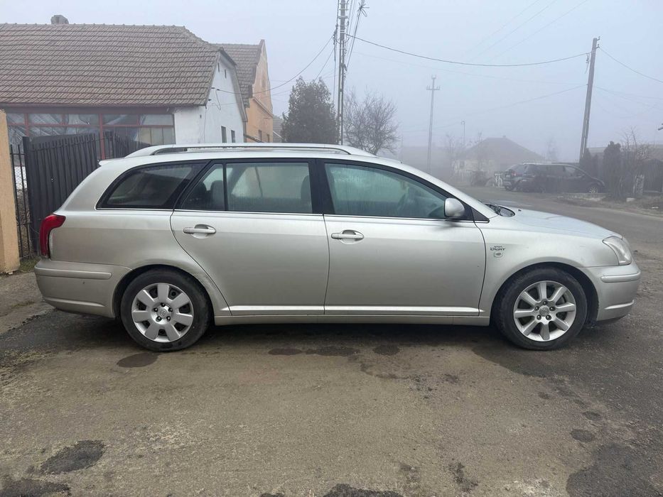 Toyota Avensis D-4D 2.2 D-CAT 177 CP