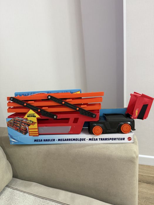 Продам автовоз Hot Wheels