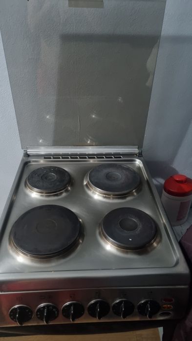 Электроплита б/у  в отличном состоянии