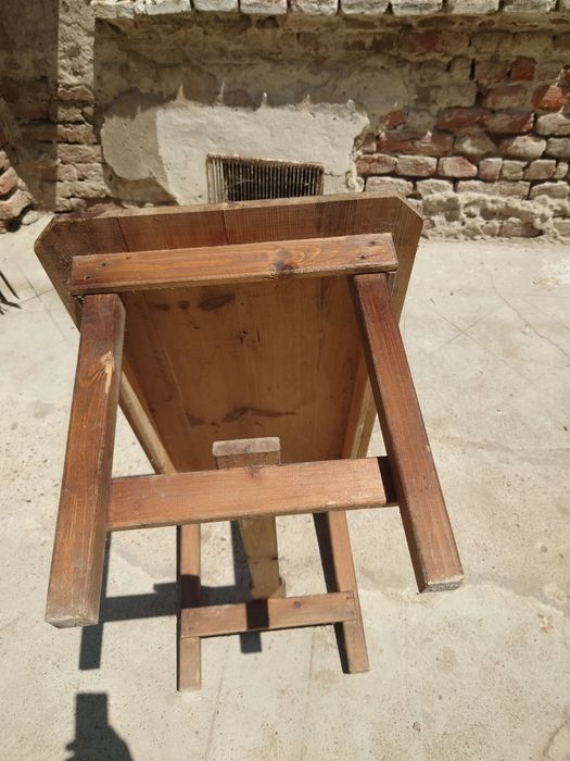 7 măsuțe din lemn pt terasă