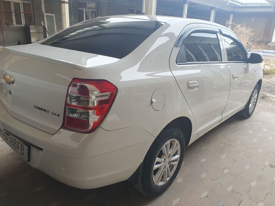 Шевролет Кобалт сотилади