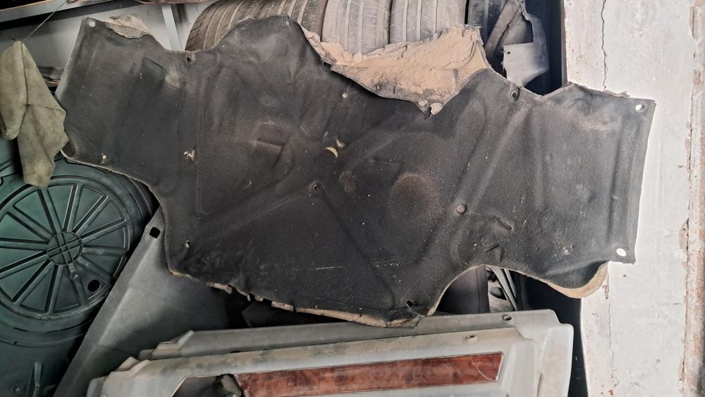 Mers.210 бардачок панель.