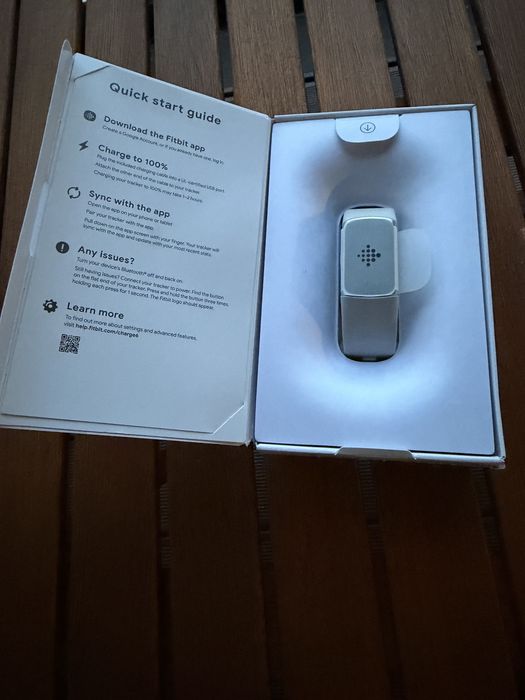 НОВ! Fitbit Charge 6 - смарт часовник, бял