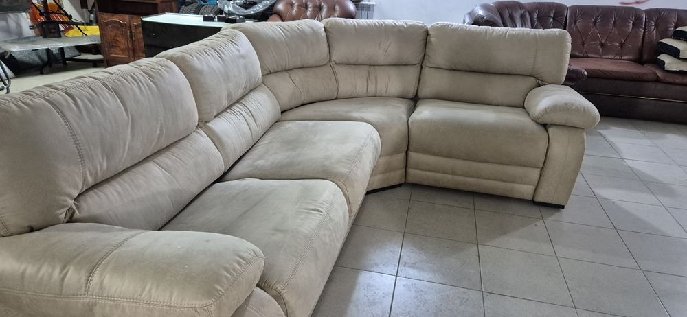 Продам  стол, угловой диван, стол кухонный