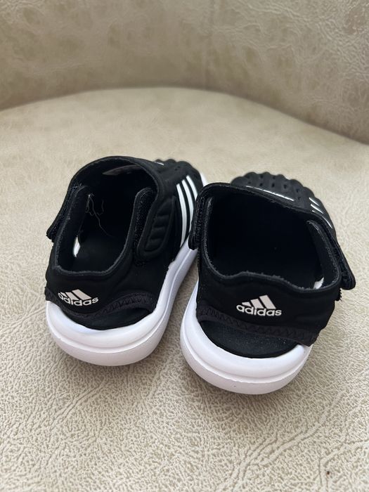 Бебешки сандали. Адидас