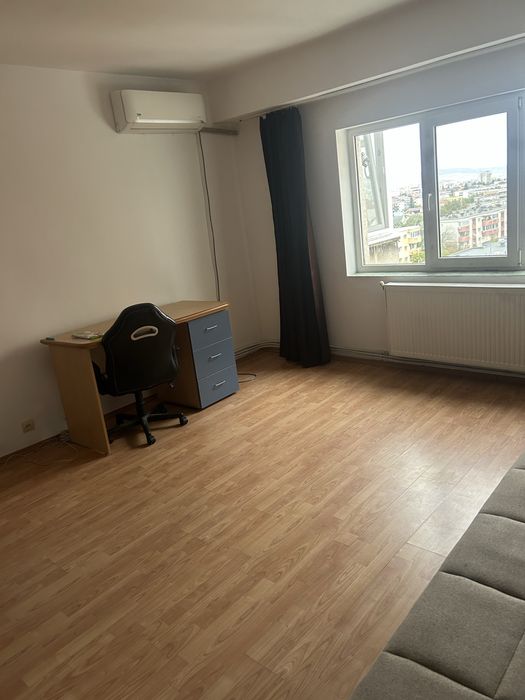 Inchiriez apartament  1 canera pe str Titulescu nr 10