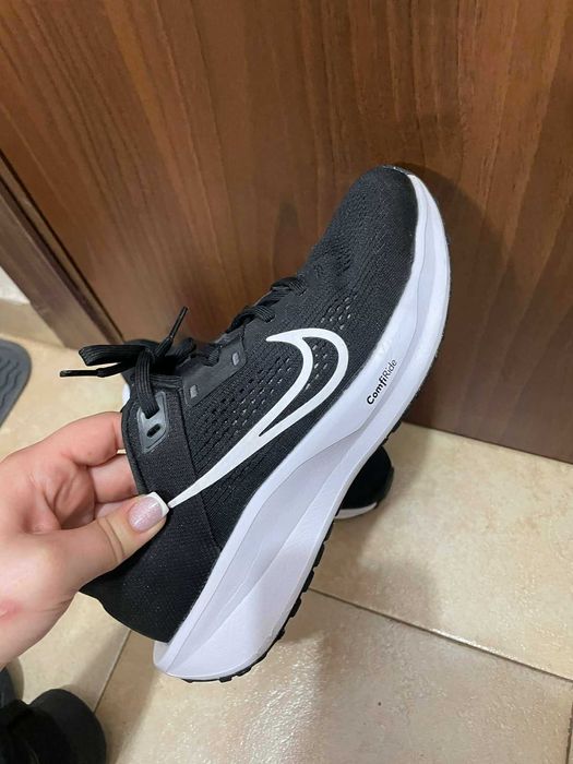Продавам Маратонки NIKE