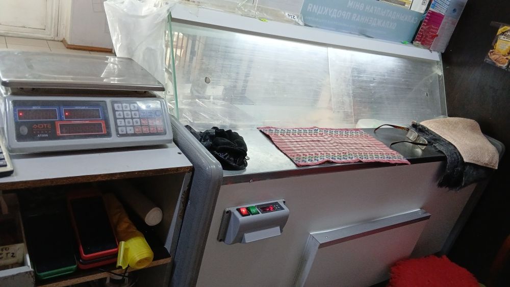 Продам витринные холодильники морозильный ларь