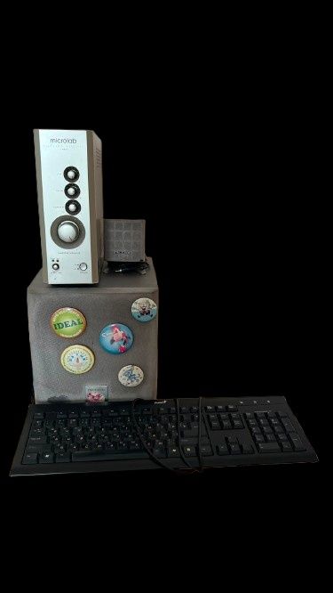 Акустика Microlab + клавиатура Genius, комплект