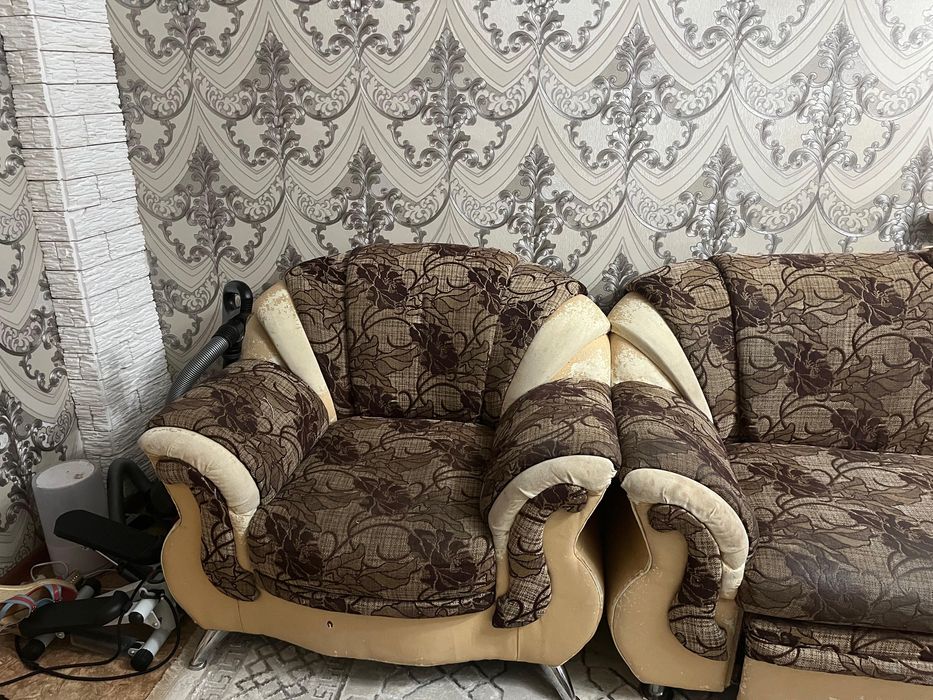 Диван и кресло бесплатно