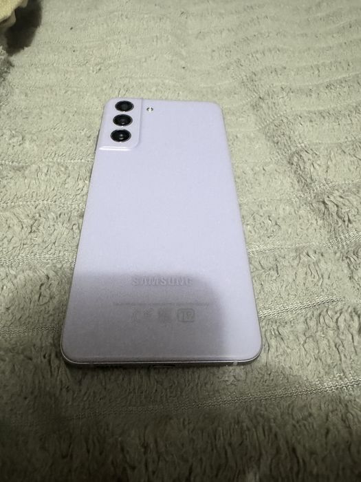 Продам или обменяю Samsung s21 fe 8/256