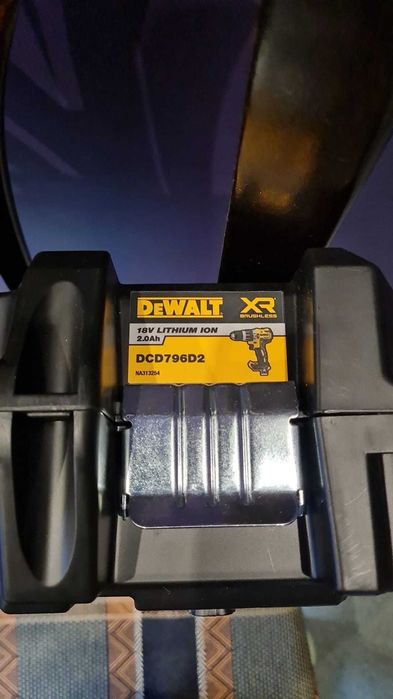 Акумулаторен Винтовер  "Dewalt" 18V - DCD796D2