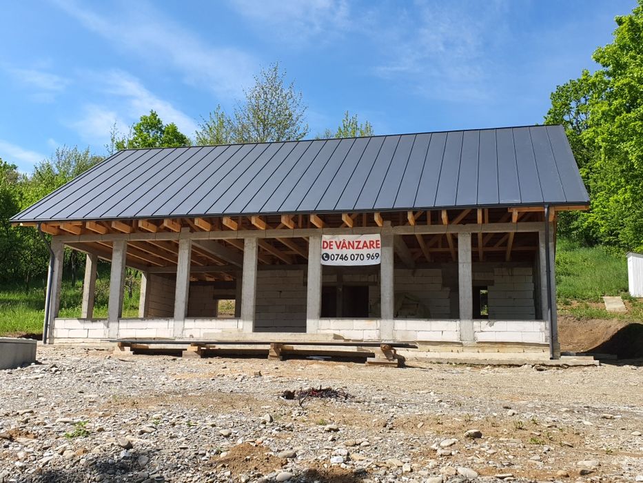 Construcție la rosu